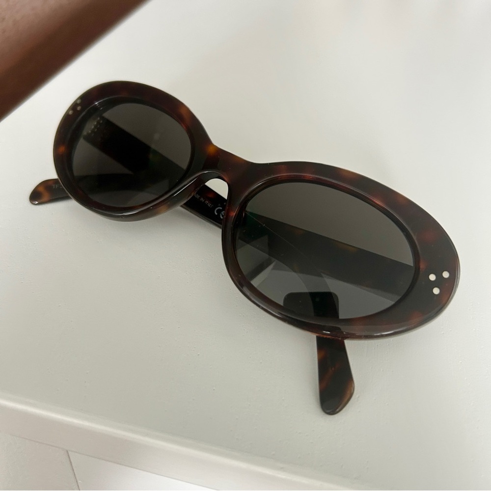 CELINE Cat-Eye Sunglasses CL40193I